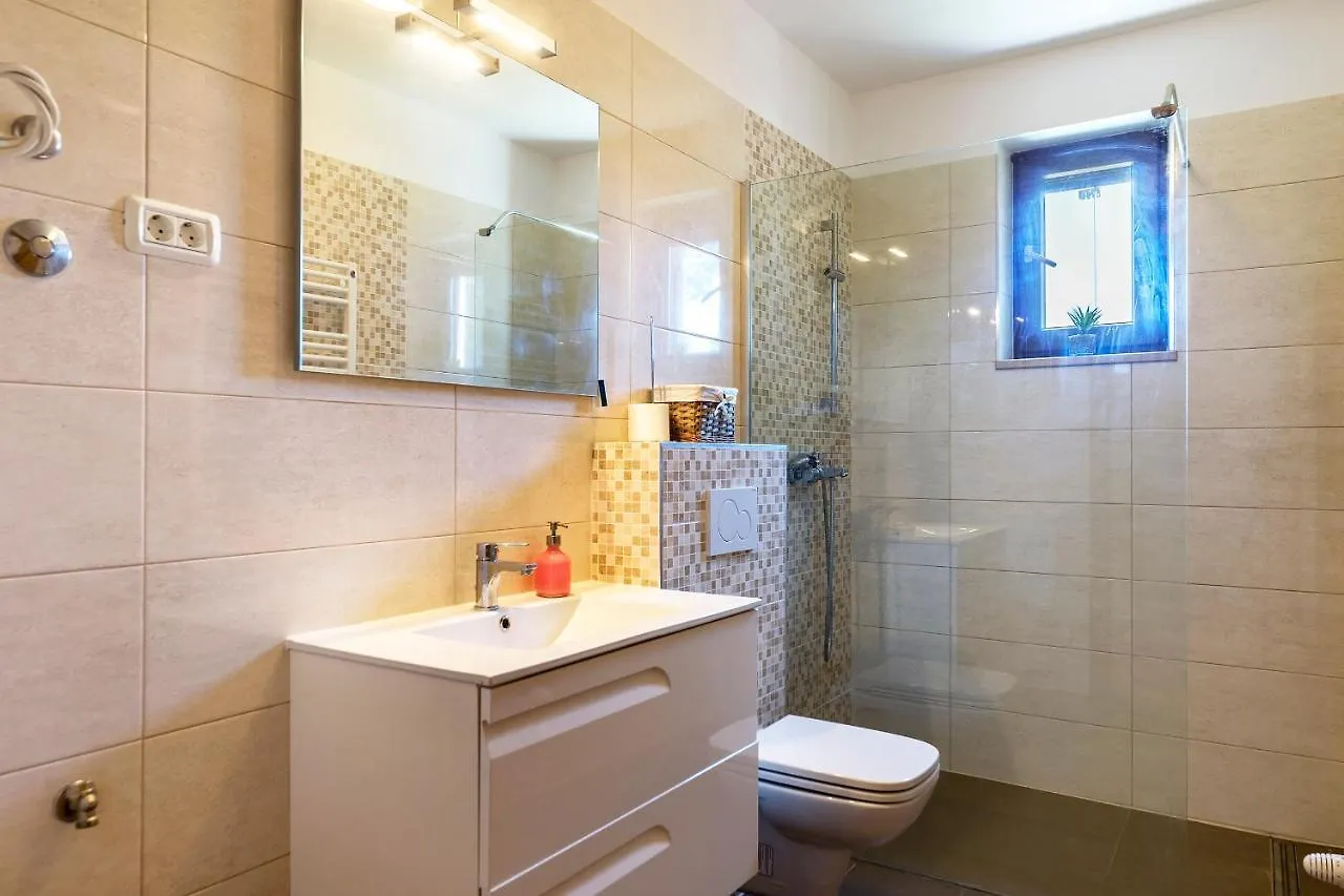 Lägenhet Apartmani Mikaela Premantura